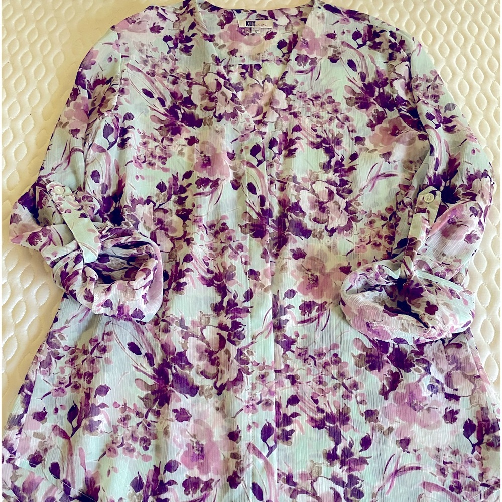 Kut chiffon blouse